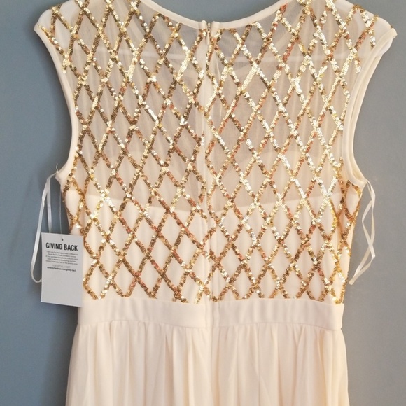 Never worn formal gown with slit - Picture 4 of 7